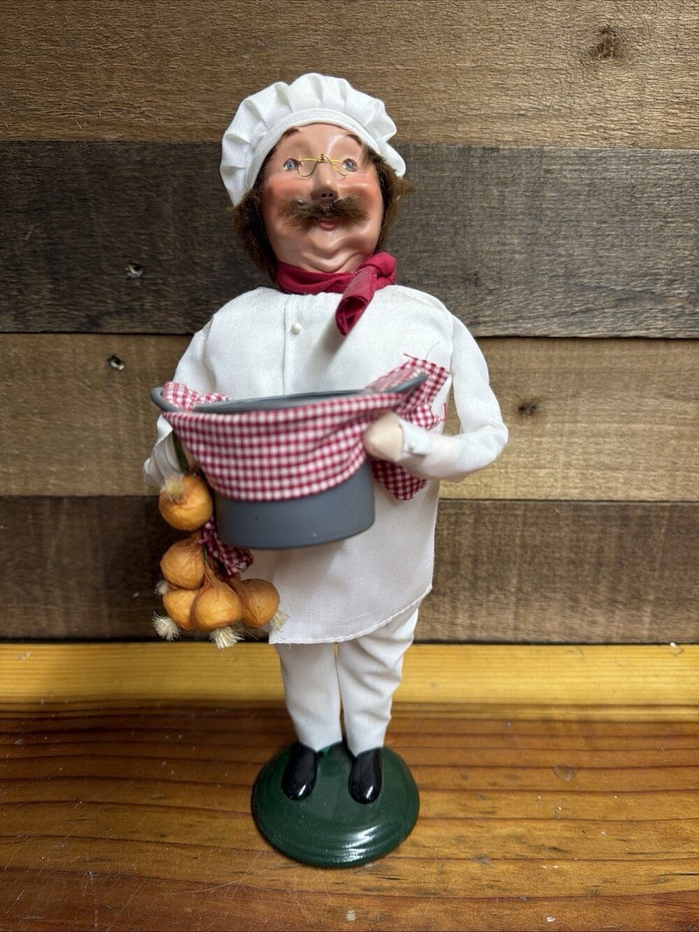 Byers' Choice Caroler Chef with Soup Pot and Onions Christmas Figurine 13"